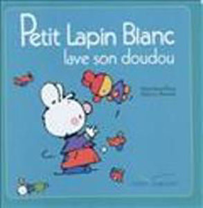 Image de Petit Lapin Blanc lave son doudou